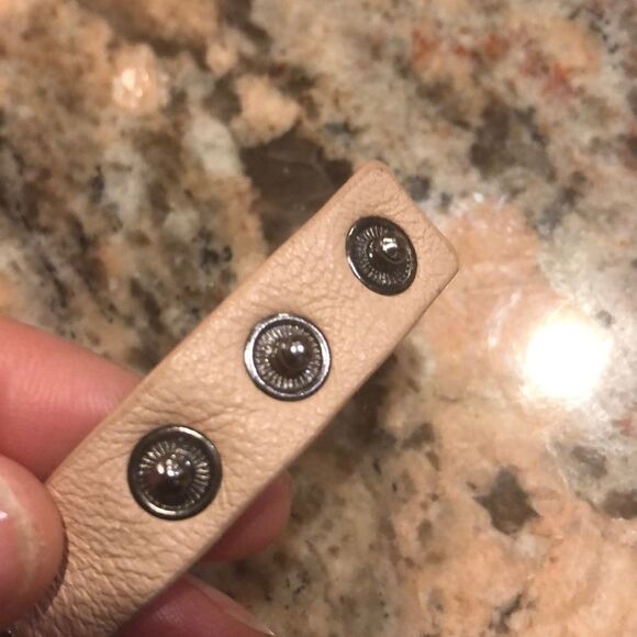 Stella and Dot leather wrap bracelet - Picture 4 of 4